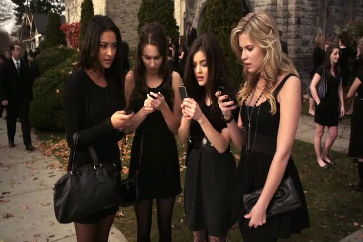 Kinolab Series Clip Alison s Funeral from Pretty Little Liars