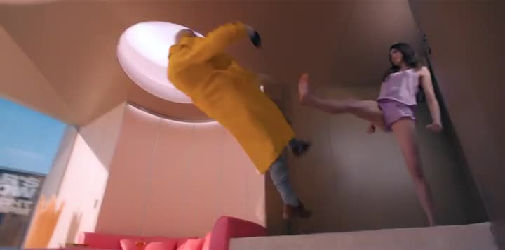 Sue and Elisabeth Fight Scene